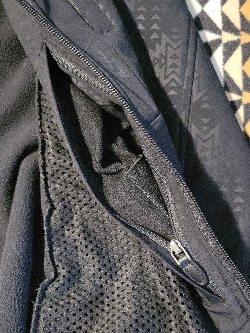 Ariat Softshell Jacket - Picture 5 of 5